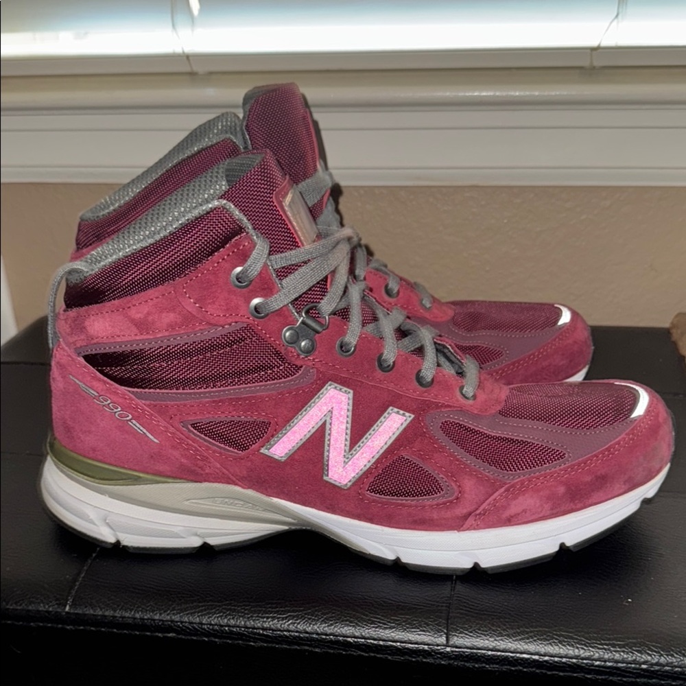 New Balance Burgundy and Gray Sneakers Suede Mesh Upper. Excellent condition